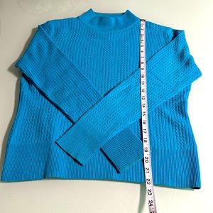 Investments Women’s Sweater Size M 100% Cashmere Blue Cable Knit Pullover Crew.